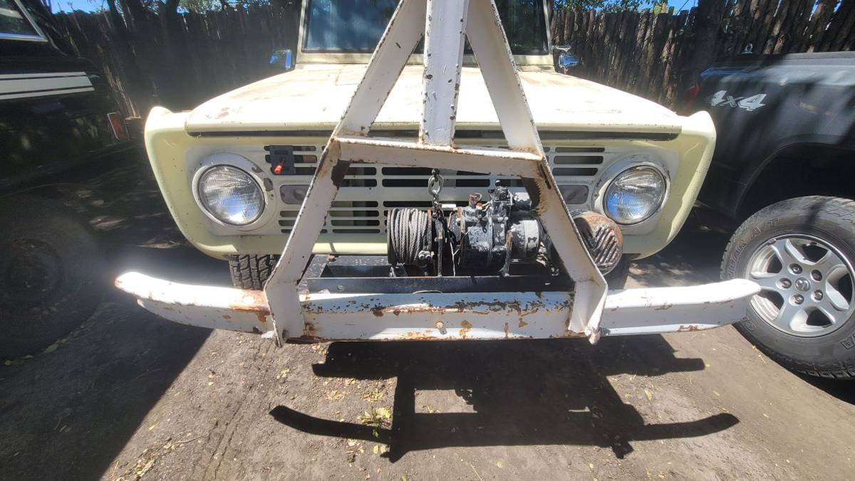 Ford-bronco-1966-yellow-5