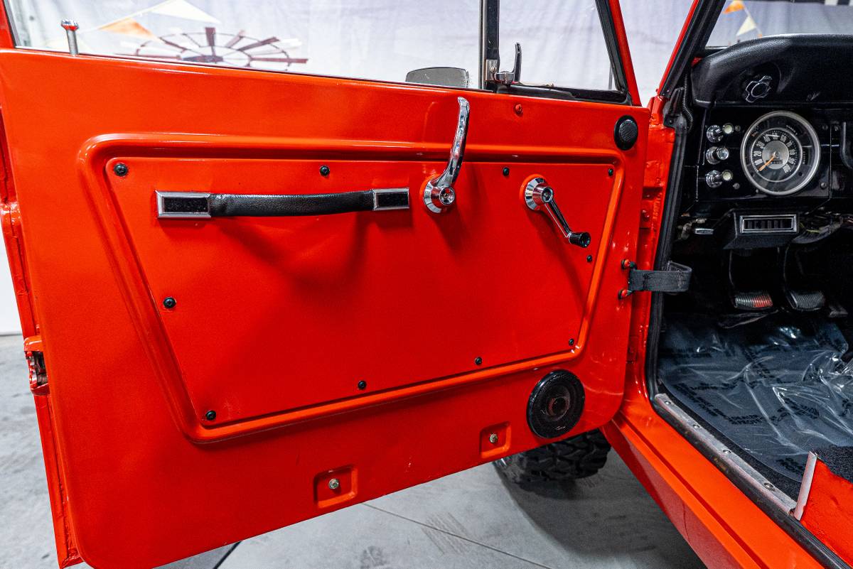 Ford-bronco-1967-17