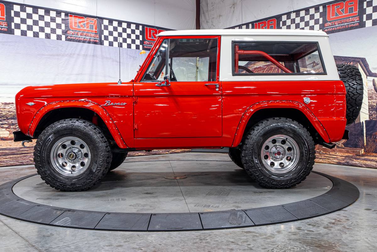 Ford-bronco-1967-2