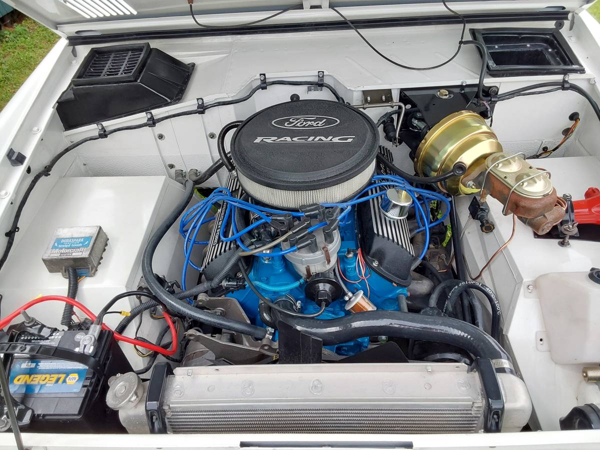 Ford-bronco-1968-white-5
