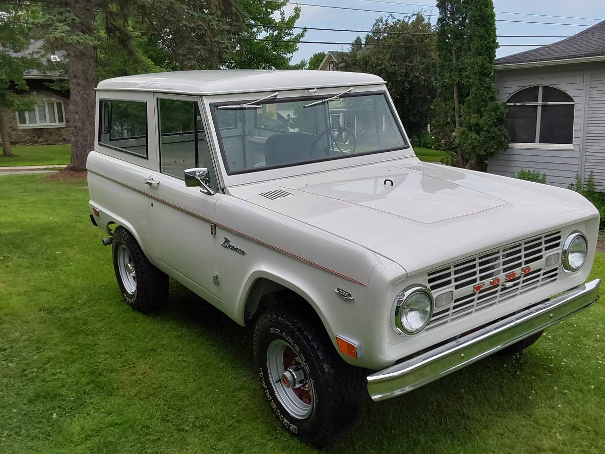 Ford-bronco-1968-white