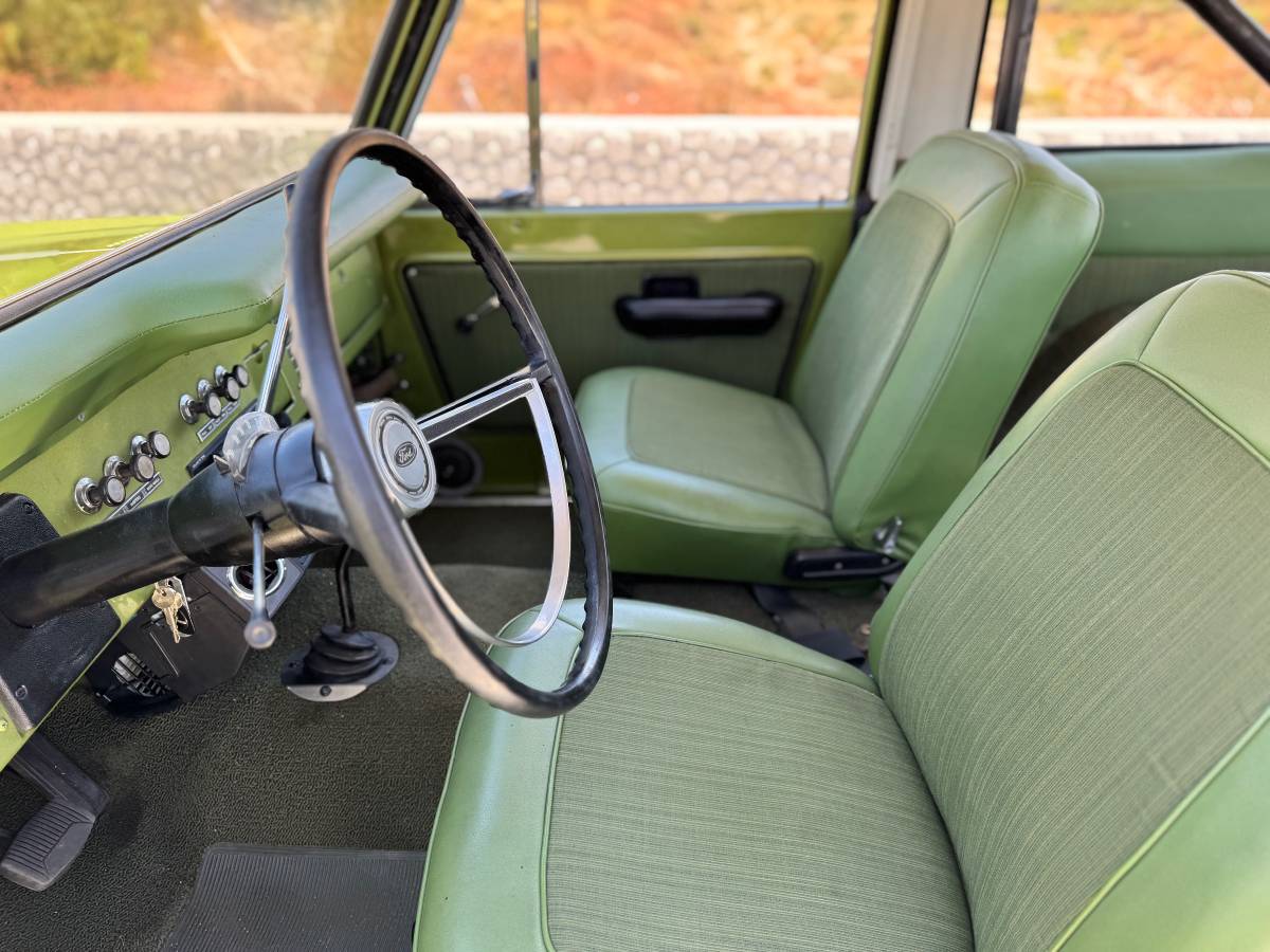 Ford-bronco-1973-10