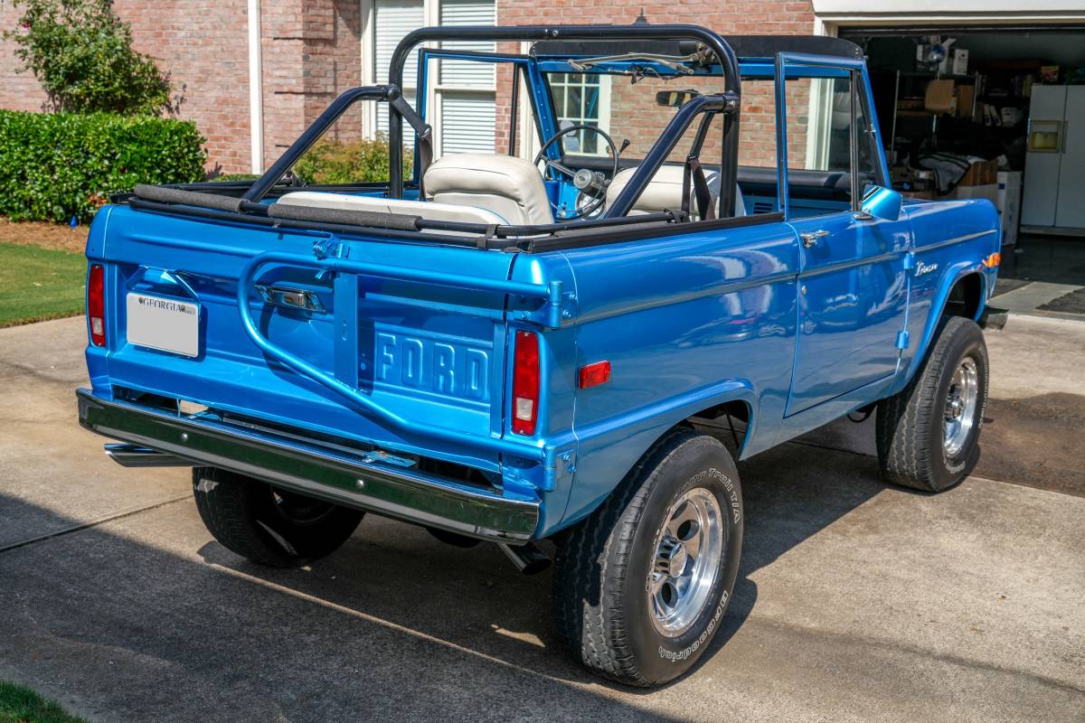 Ford-bronco-1973-blue-10