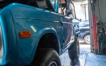 Ford-bronco-1973-blue-17