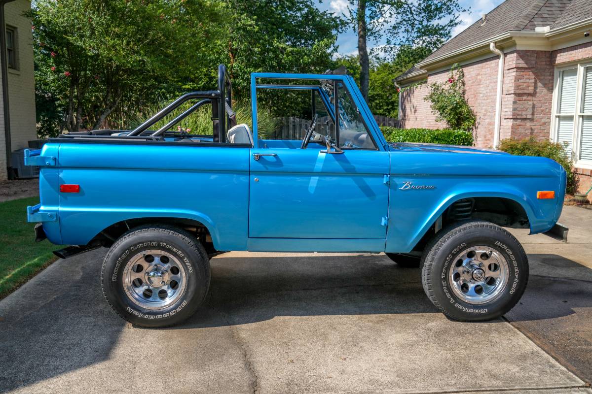 Ford-bronco-1973-blue-21