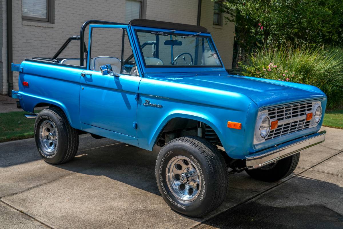 Ford-bronco-1973-blue-23