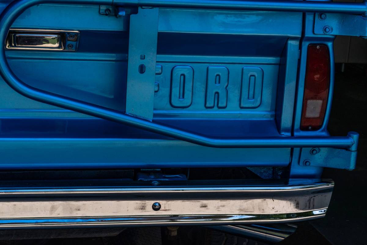 Ford-bronco-1973-blue-6