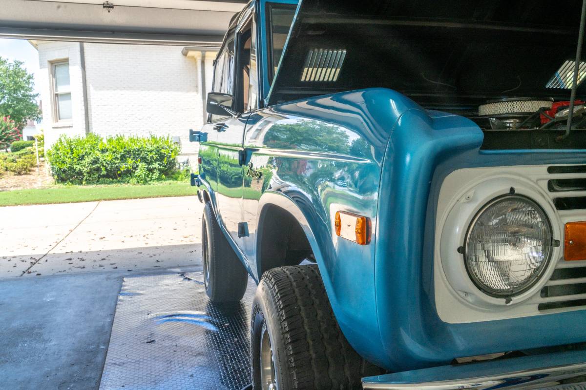 Ford-bronco-1973-blue-8