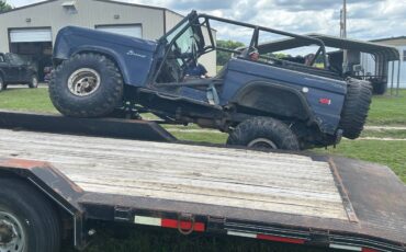 Ford-bronco-1974-blue-1