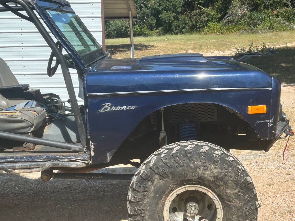 Ford-bronco-1974-blue-7