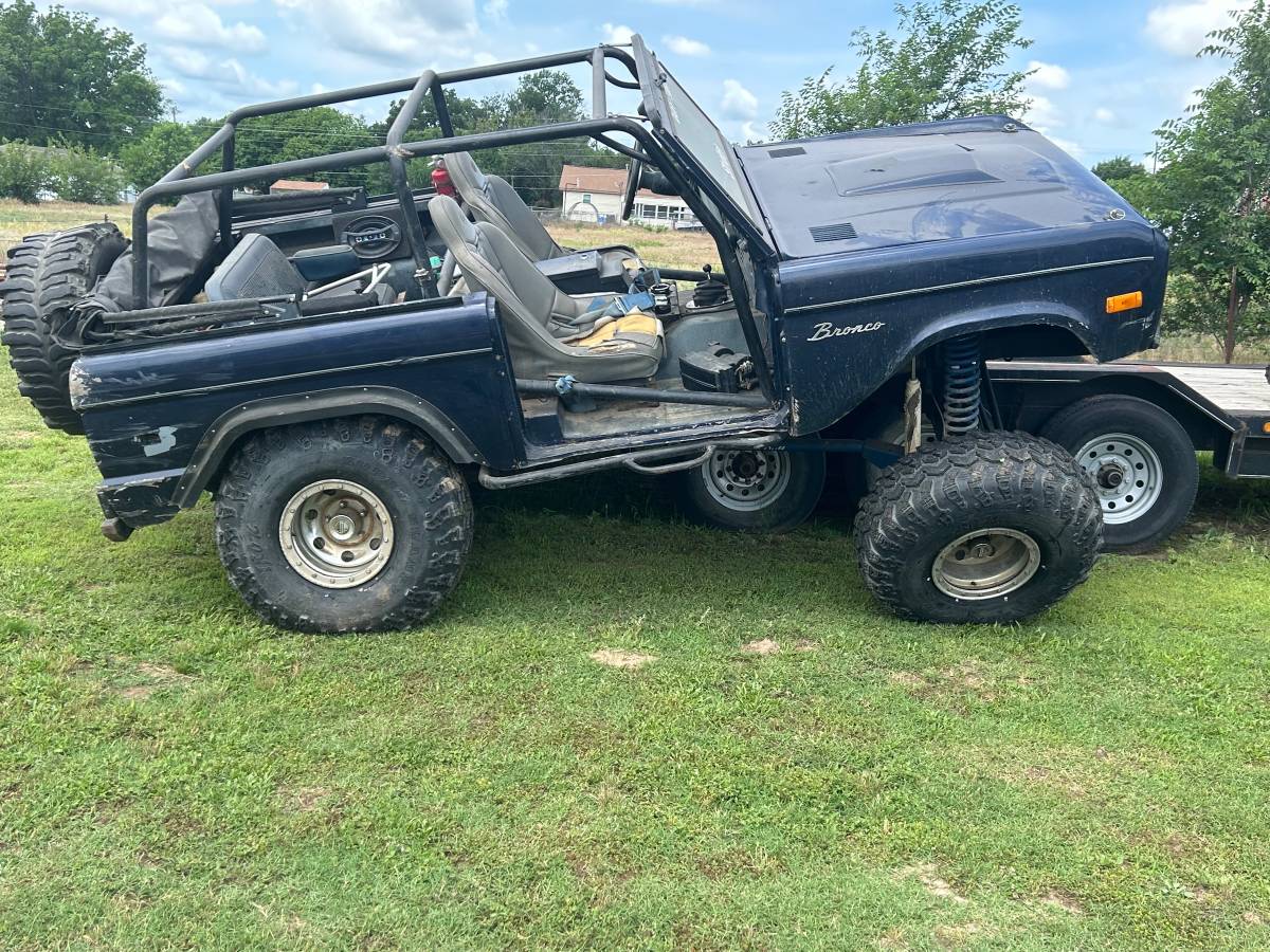 Ford-bronco-1974-blue-8