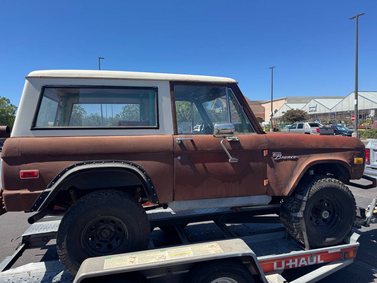 Ford-bronco-1975-1
