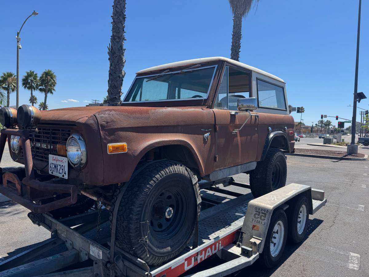 Ford-bronco-1975-3