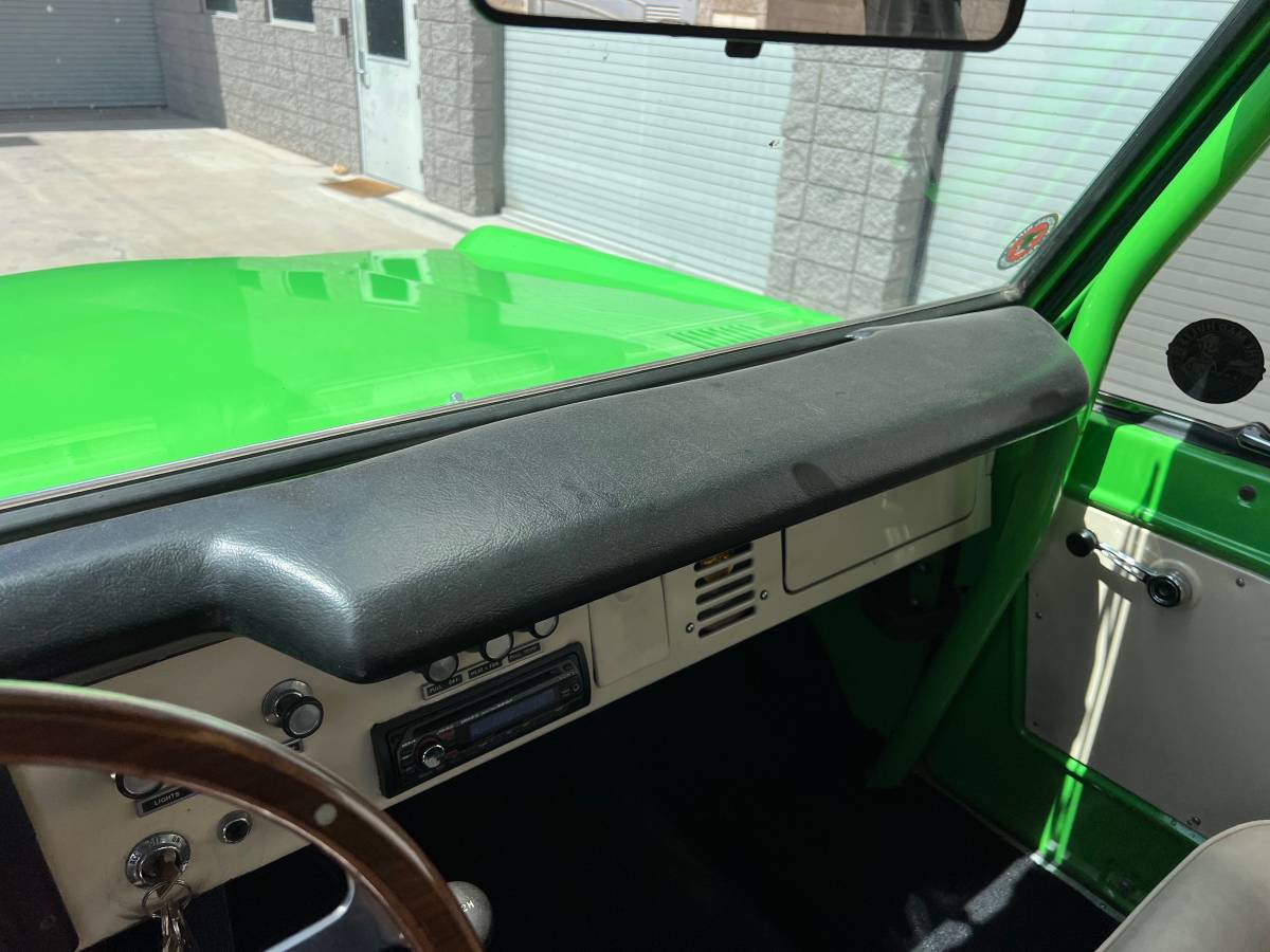 Ford-bronco-1977-green-10