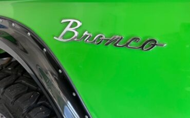 Ford-bronco-1977-green-4