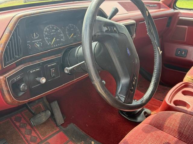 Ford-bronco-1987-red-2