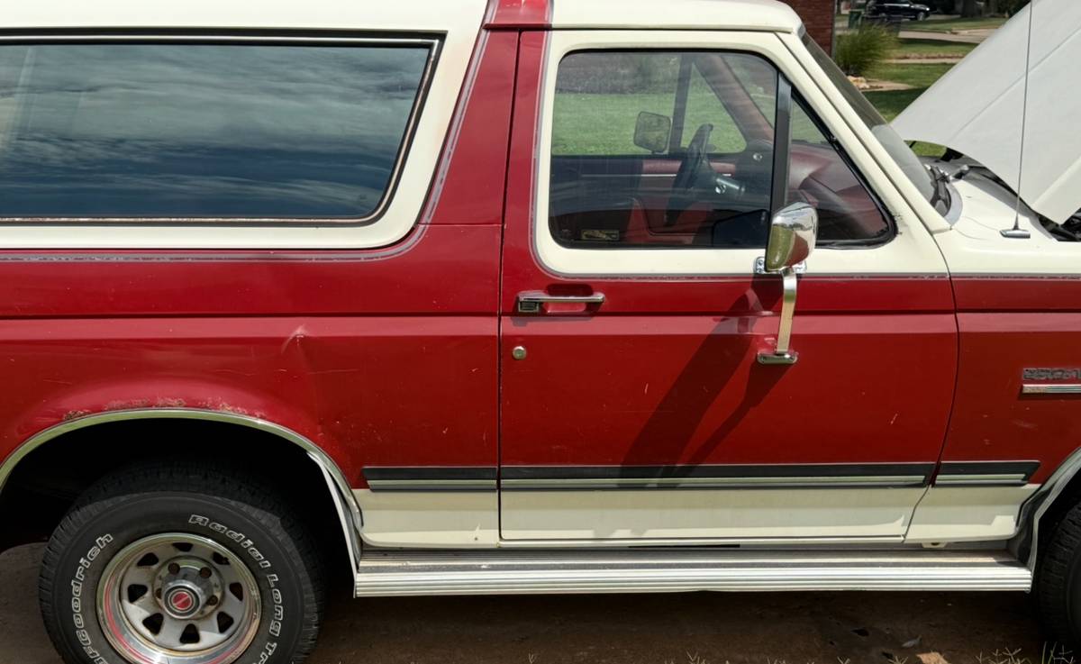 Ford-bronco-1987-red-7