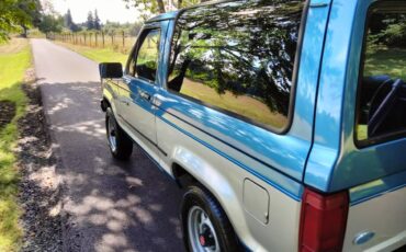 Ford-bronco-1988-blue-1