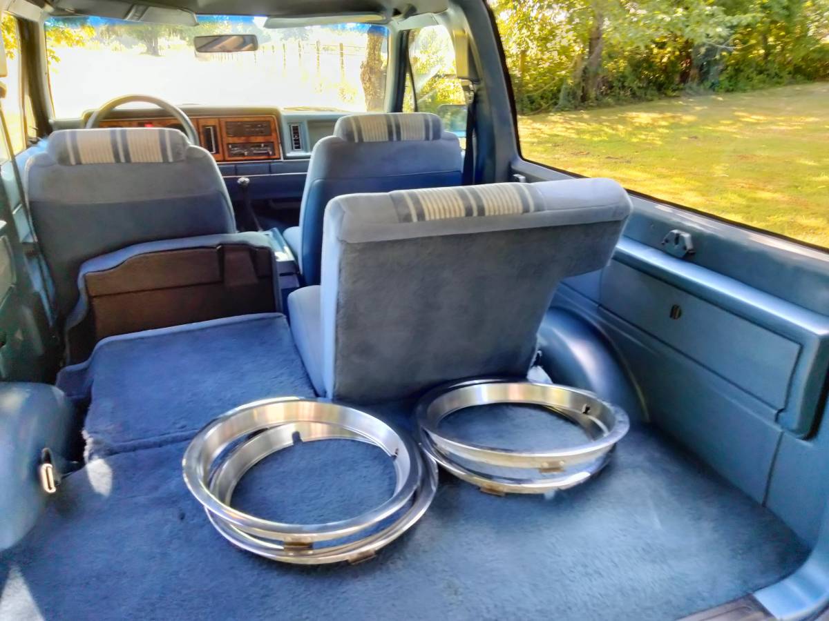 Ford-bronco-1988-blue-21