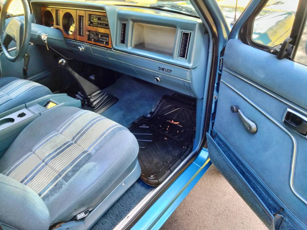 Ford-bronco-1988-blue-23