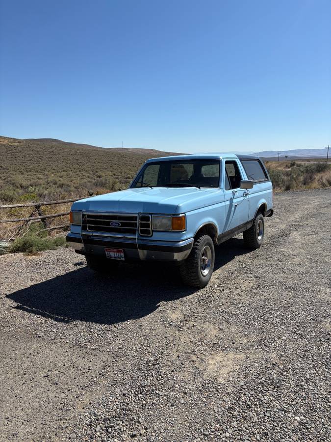 Ford-bronco-1989-blue-3