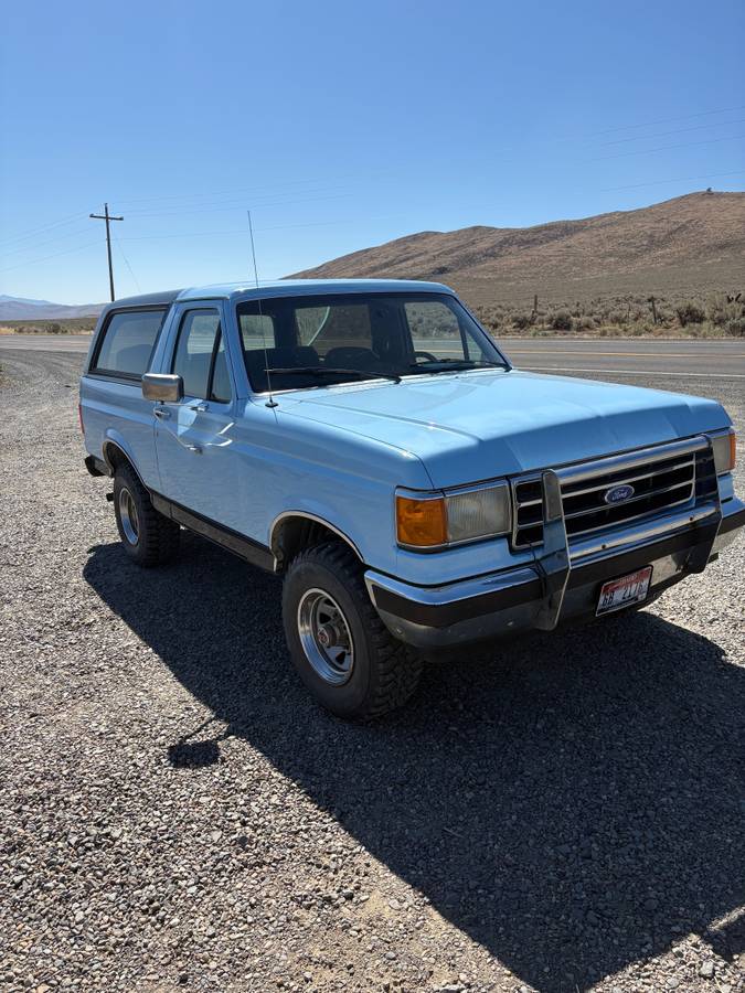 Ford-bronco-1989-blue-4