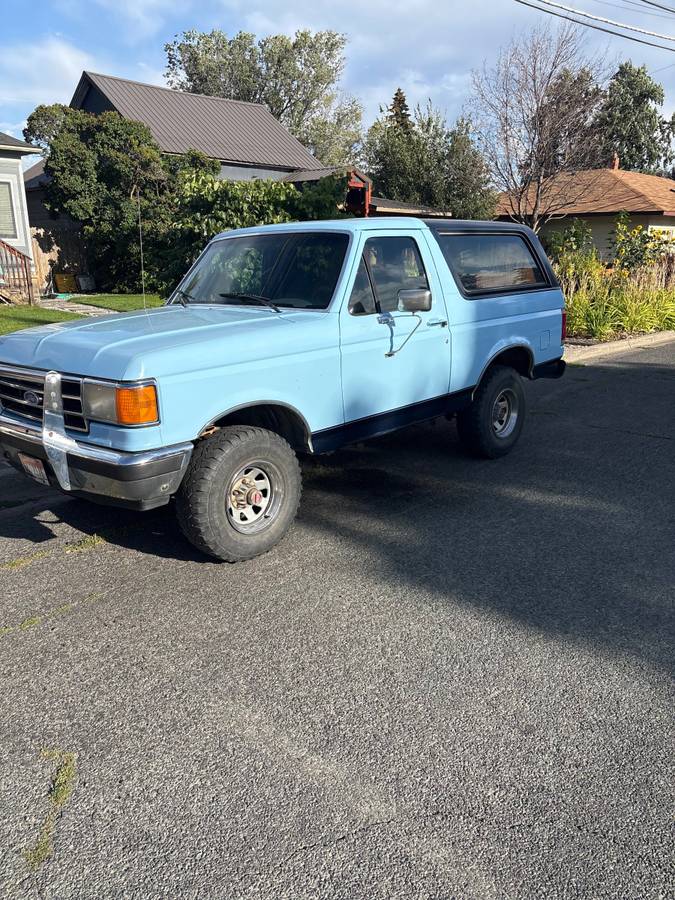 Ford-bronco-1989-blue-9