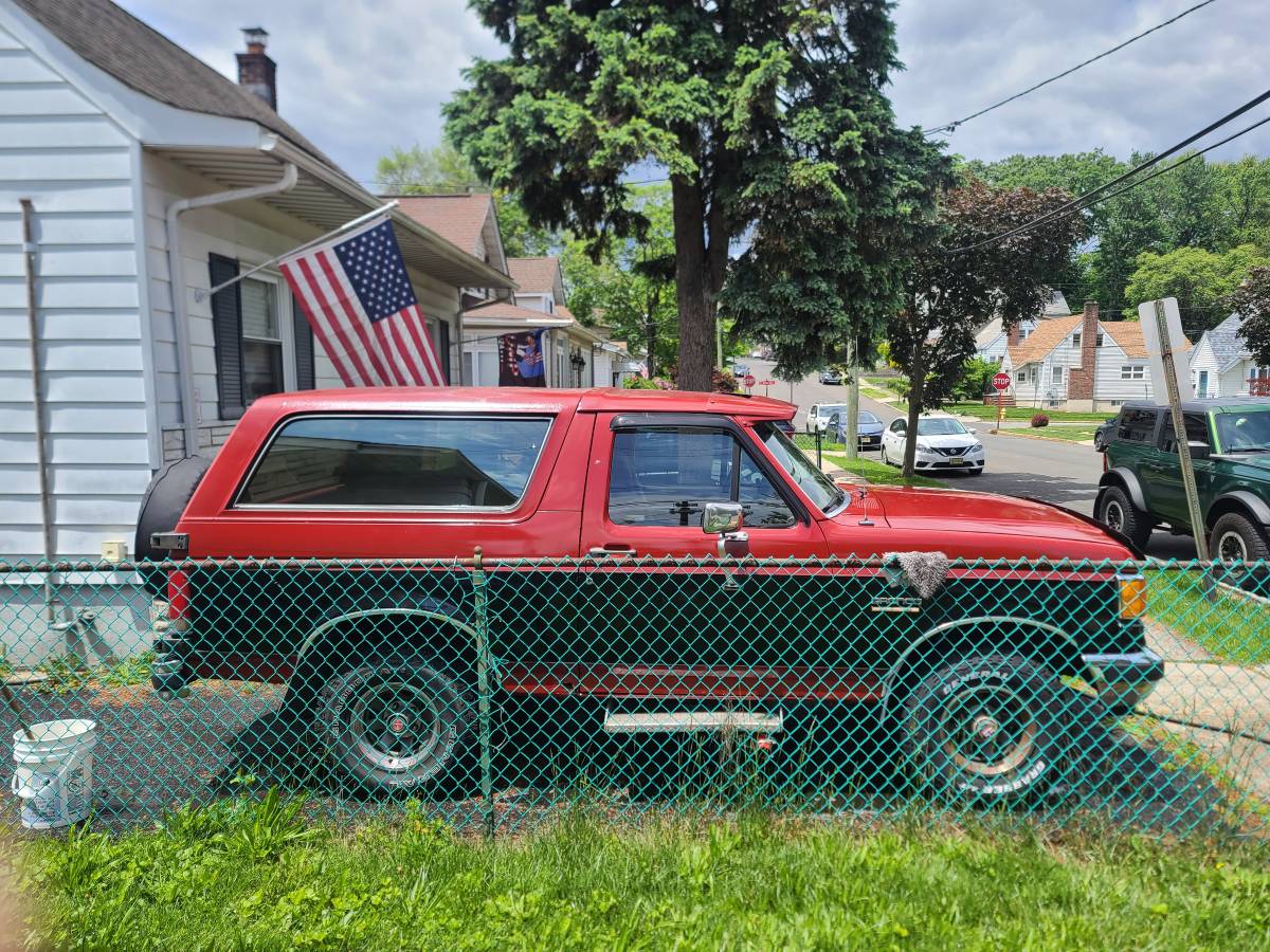Ford-bronco-1989-red-3
