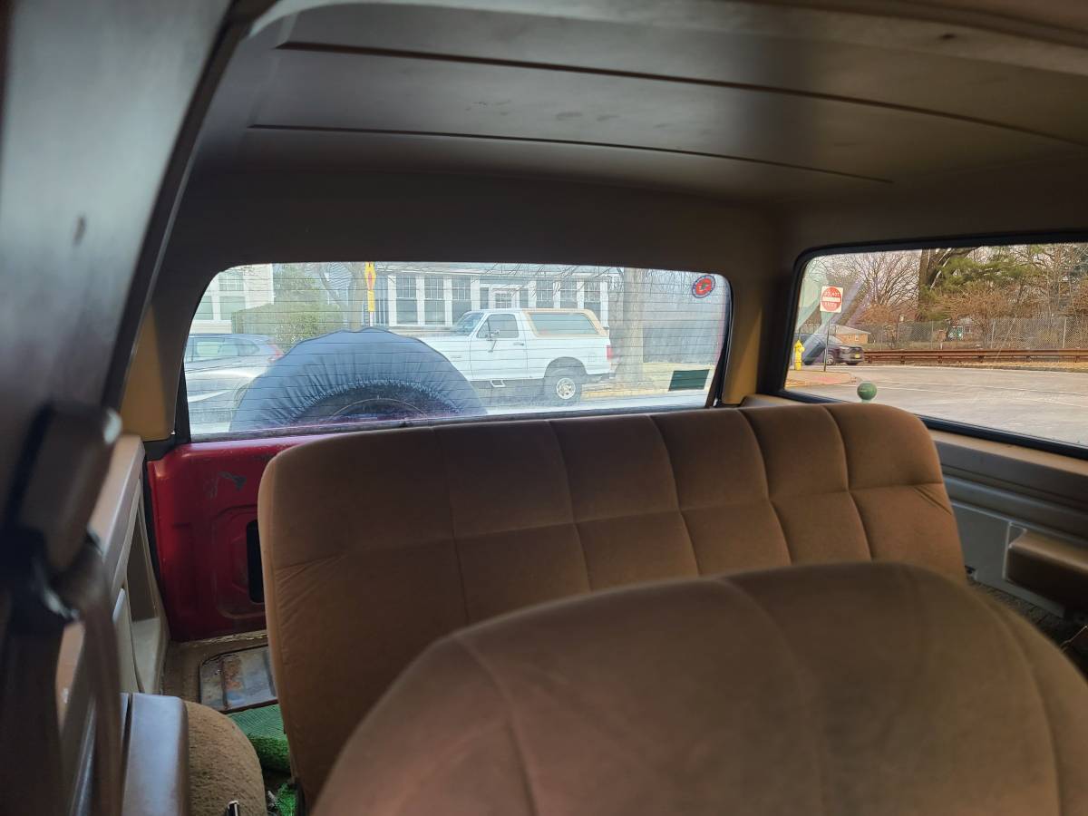 Ford-bronco-1989-red-8