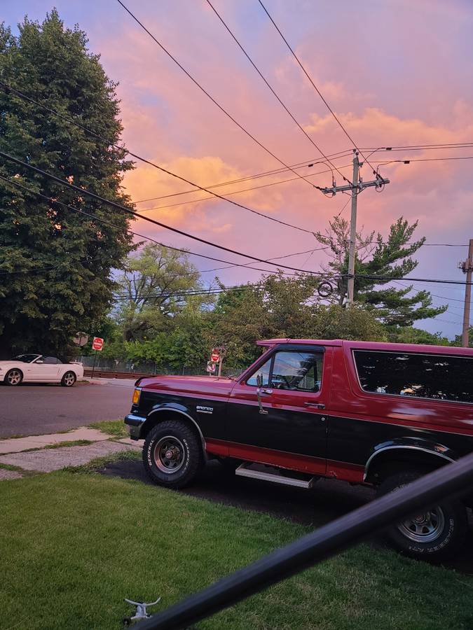 Ford-bronco-1989-red