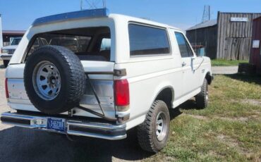 Ford-bronco-1989-white-2