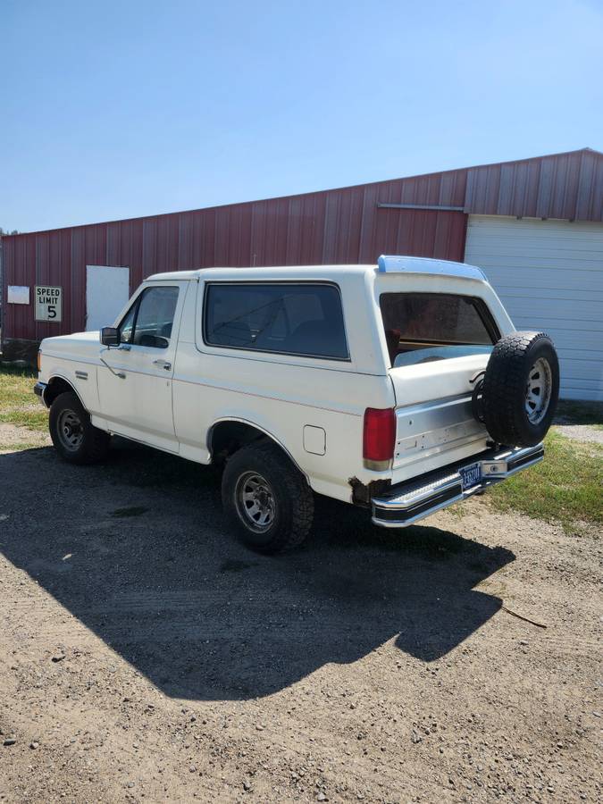 Ford-bronco-1989-white-3