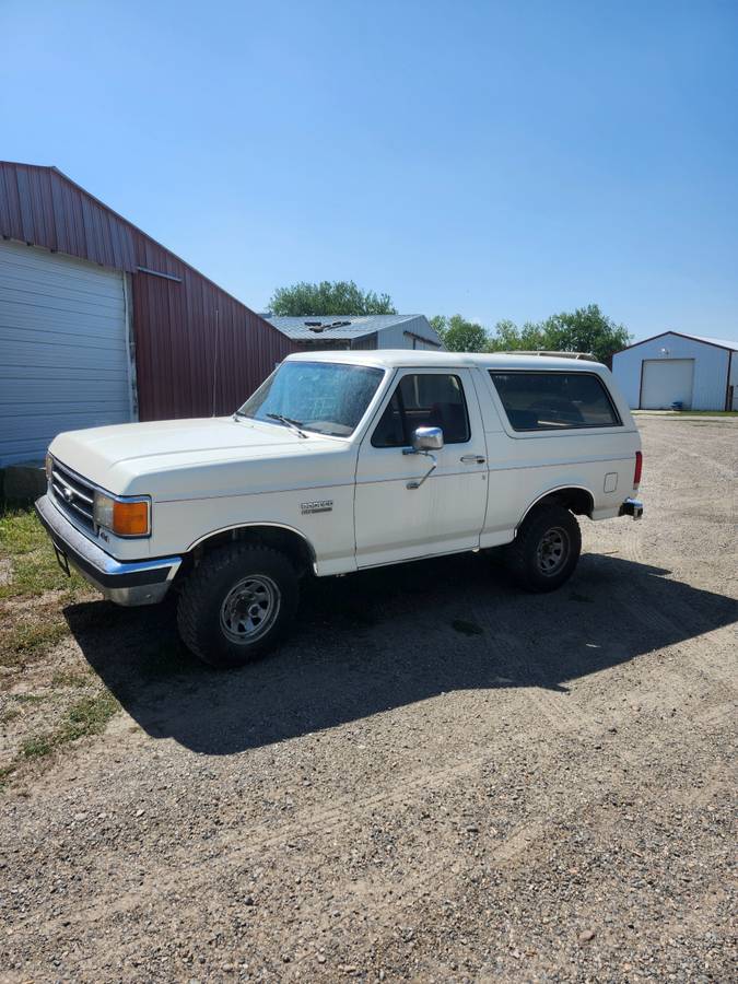 Ford-bronco-1989-white