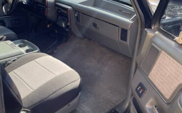 Ford-bronco-1990-4