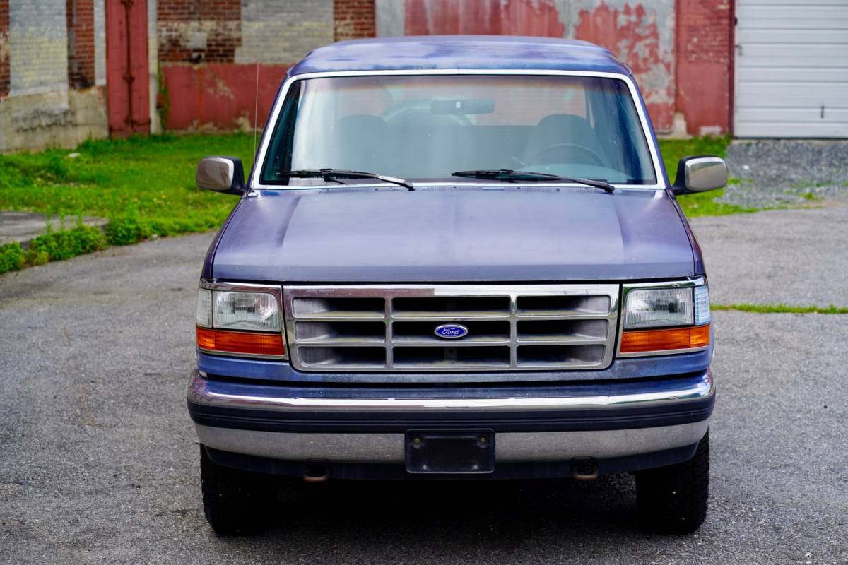 Ford-bronco-1992-blue-1