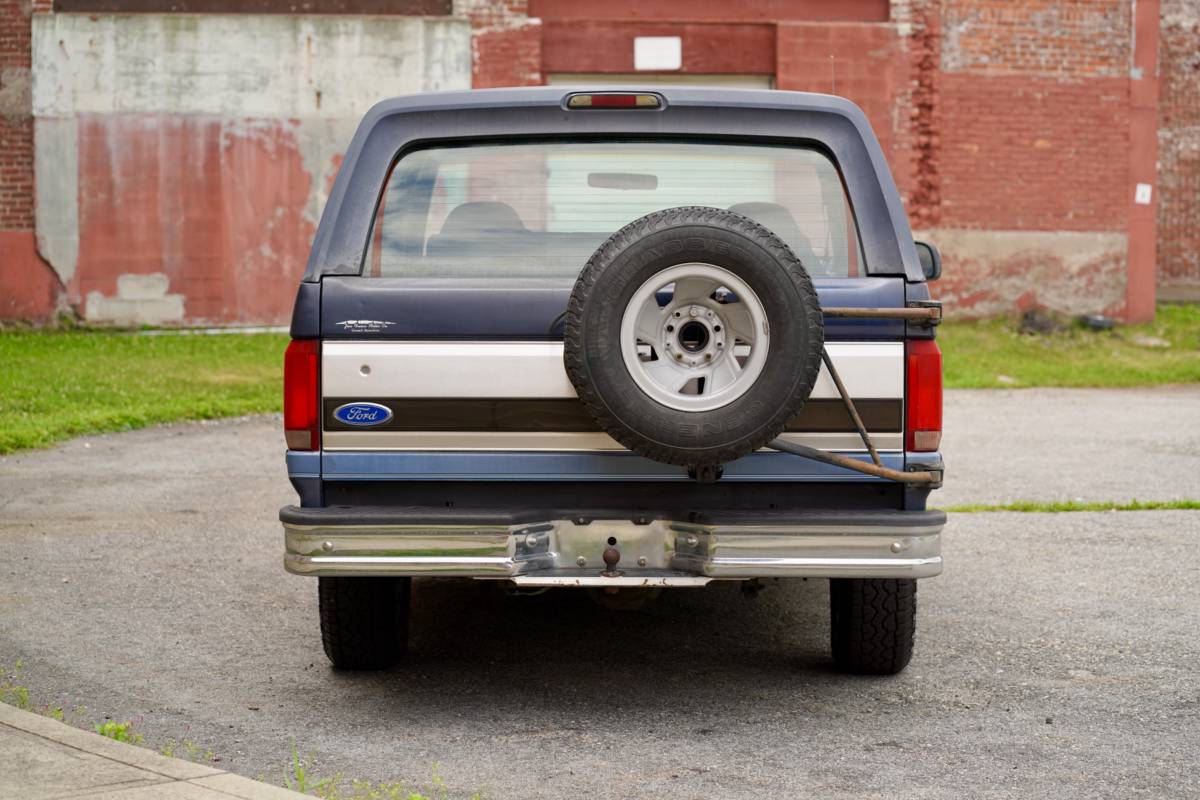 Ford-bronco-1992-blue-12