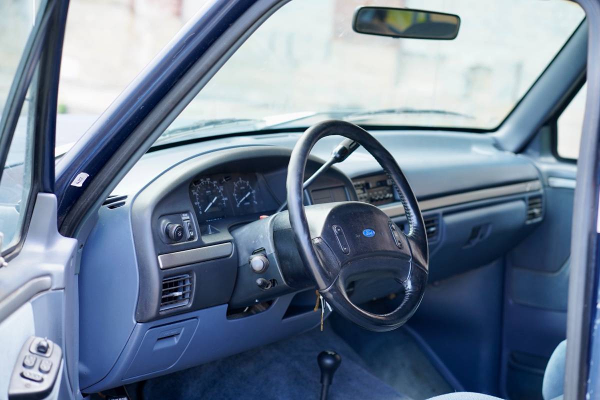 Ford-bronco-1992-blue-14