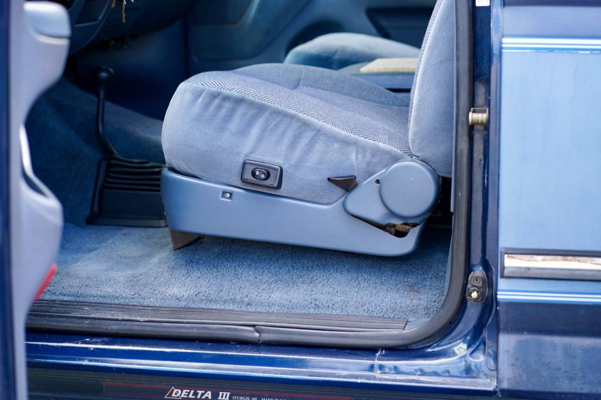 Ford-bronco-1992-blue-16