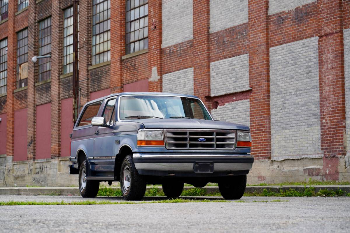 Ford-bronco-1992-blue-3
