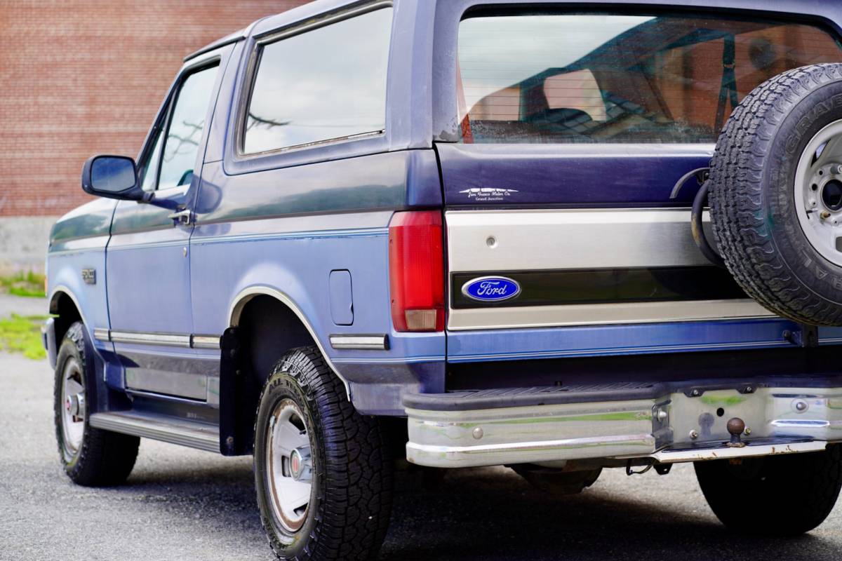 Ford-bronco-1992-blue-7