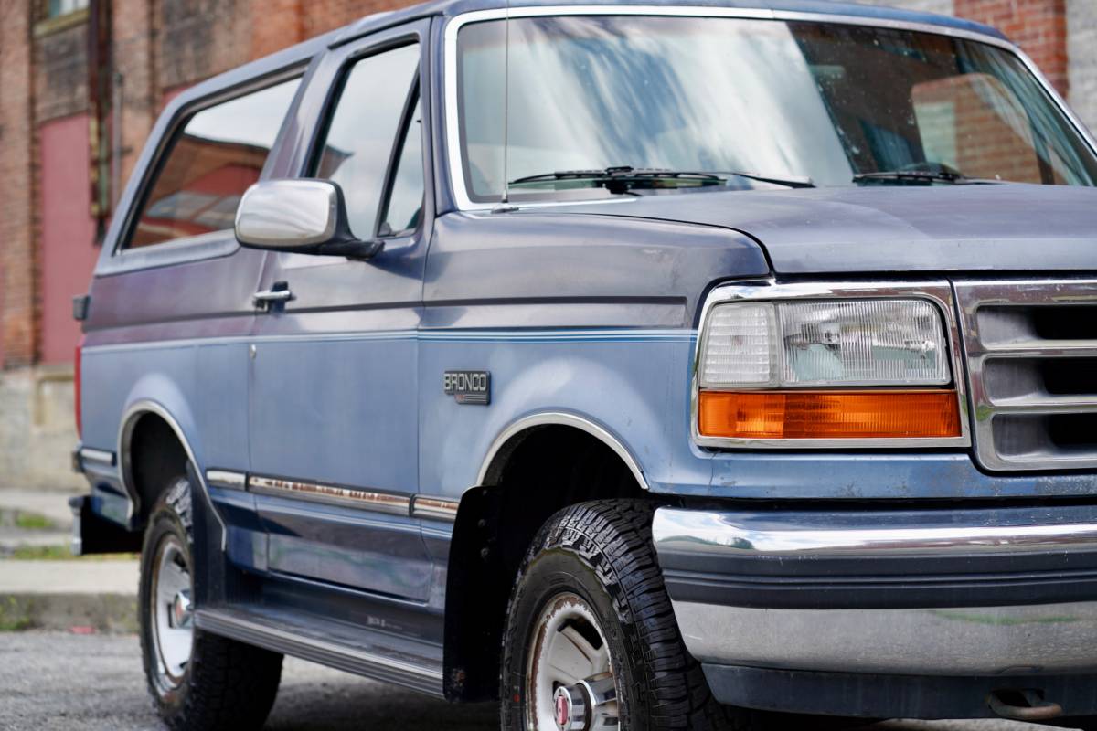 Ford-bronco-1992-blue-8