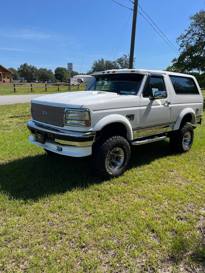 Ford-bronco-1992-white-10