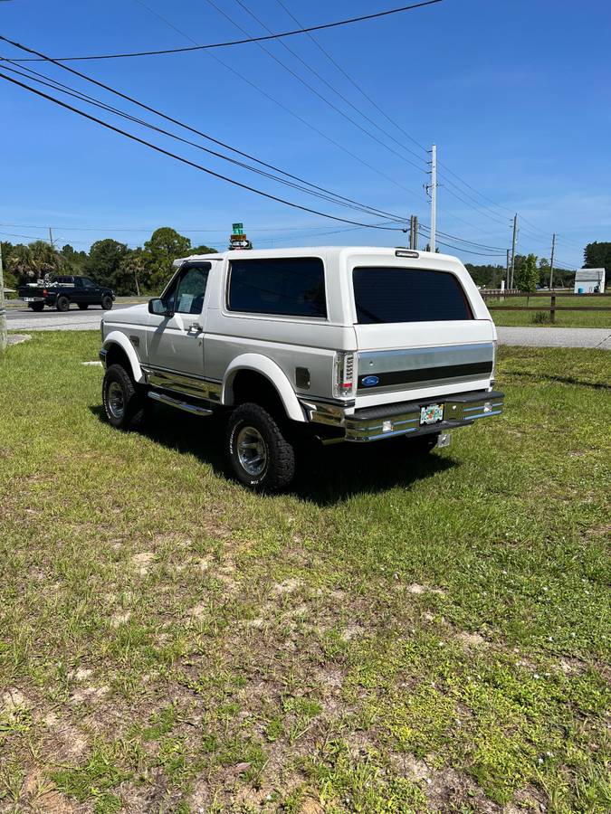 Ford-bronco-1992-white-3