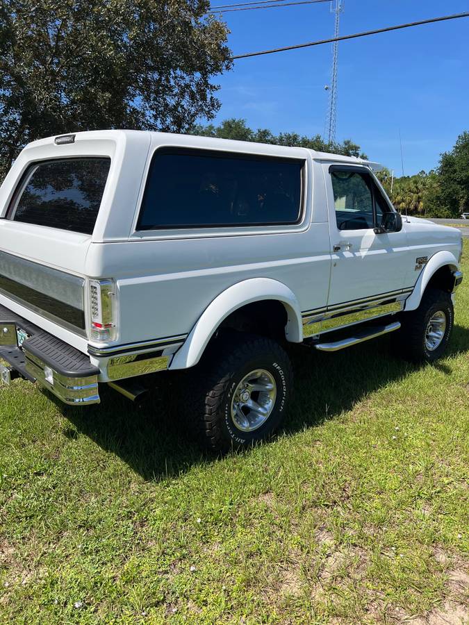 Ford-bronco-1992-white-4