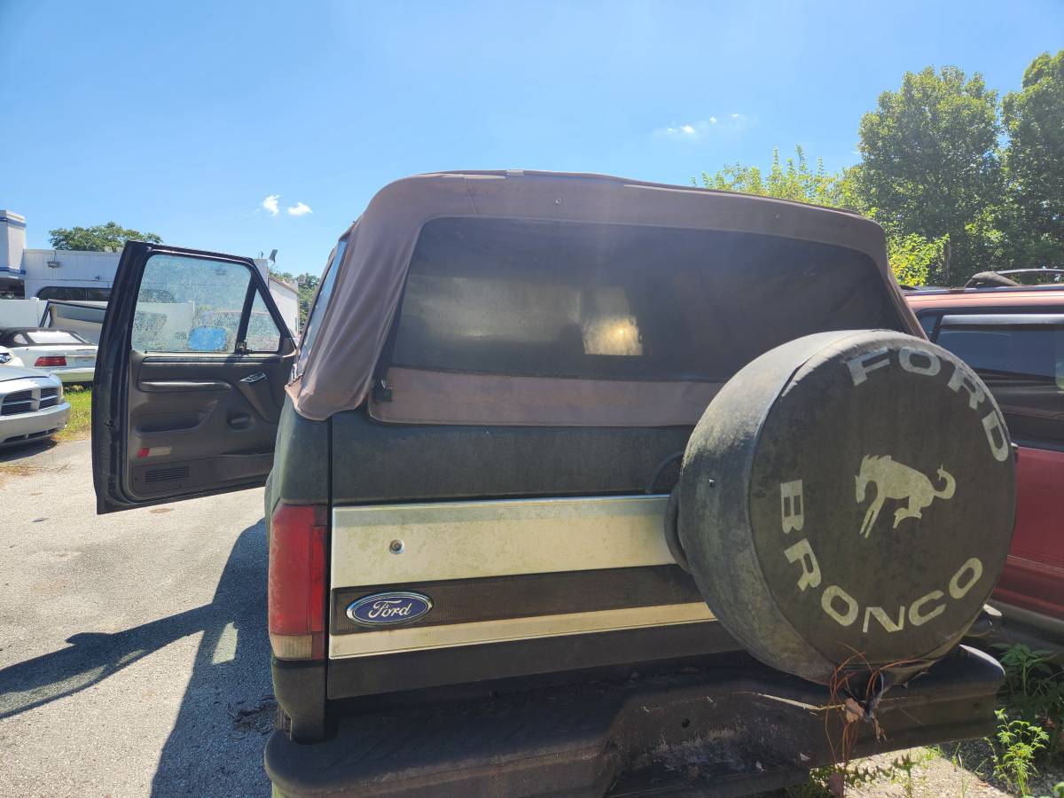 Ford-bronco-1993-black-5