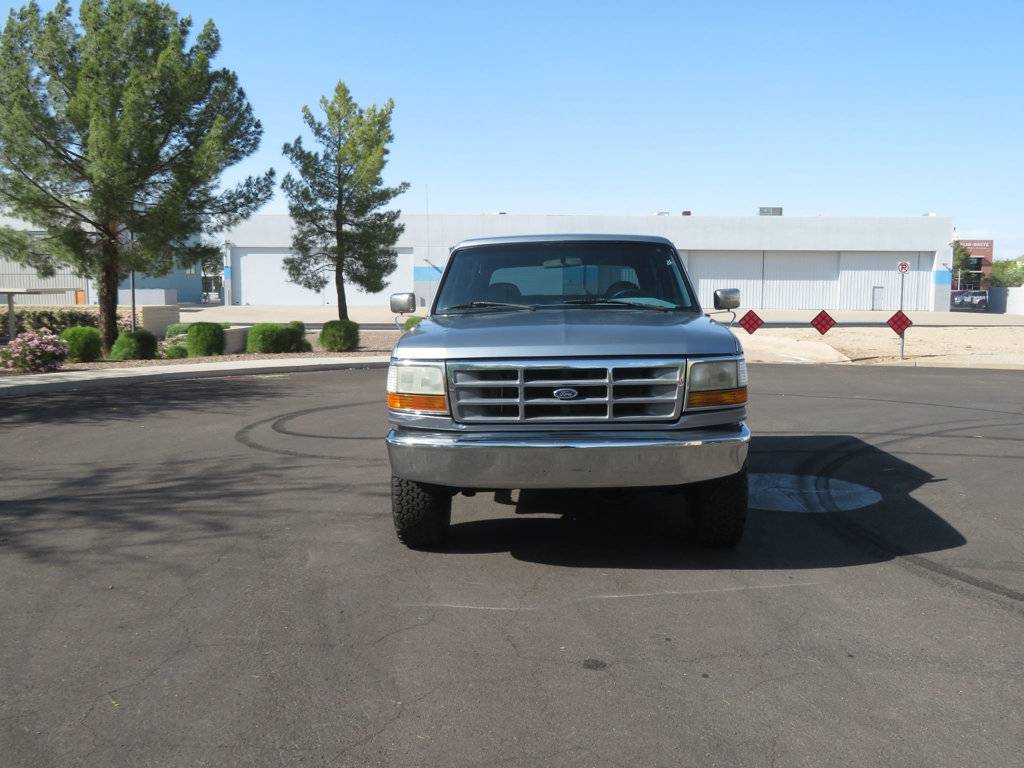 Ford-bronco-1994-grey-10