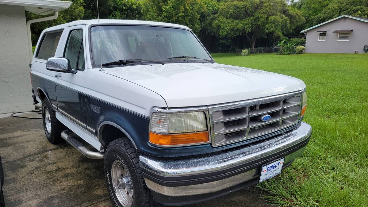 Ford-bronco-1994-white-1