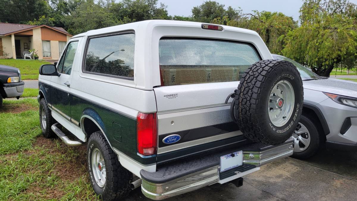 Ford-bronco-1994-white-2