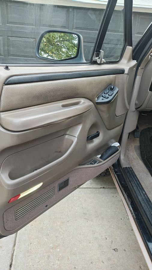 Ford-bronco-1995-black-3