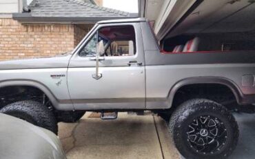Ford-bronco-4x4-1980-grey